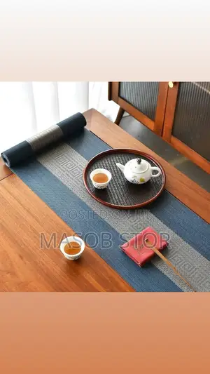 7pieces Tablemats With Table Runner /የመመገቢያ ጠረጴዛ ምንጣፍ