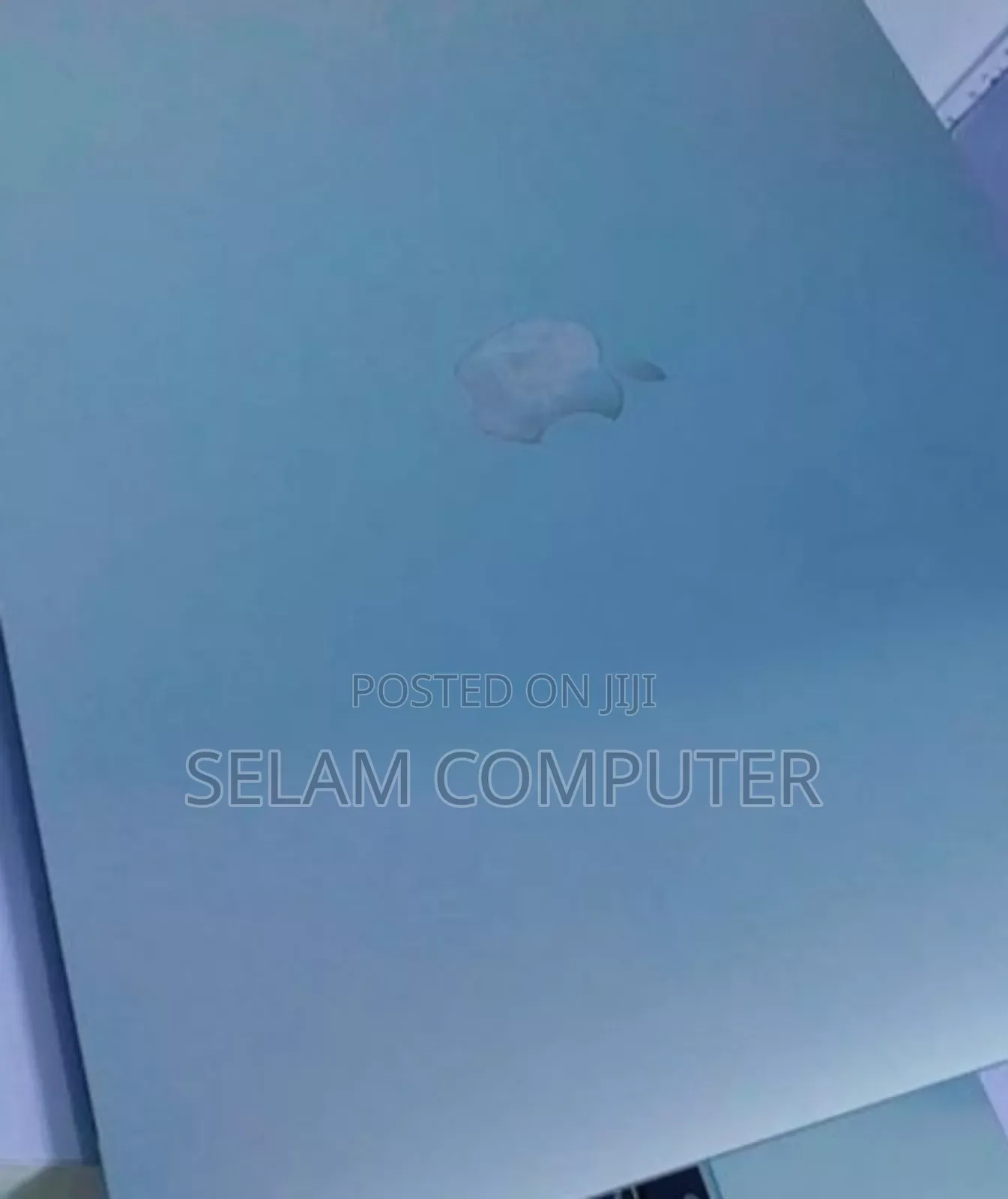 New Laptop Apple MacBook Pro 2022 M2 8GB Apple M2 SSD 512GB