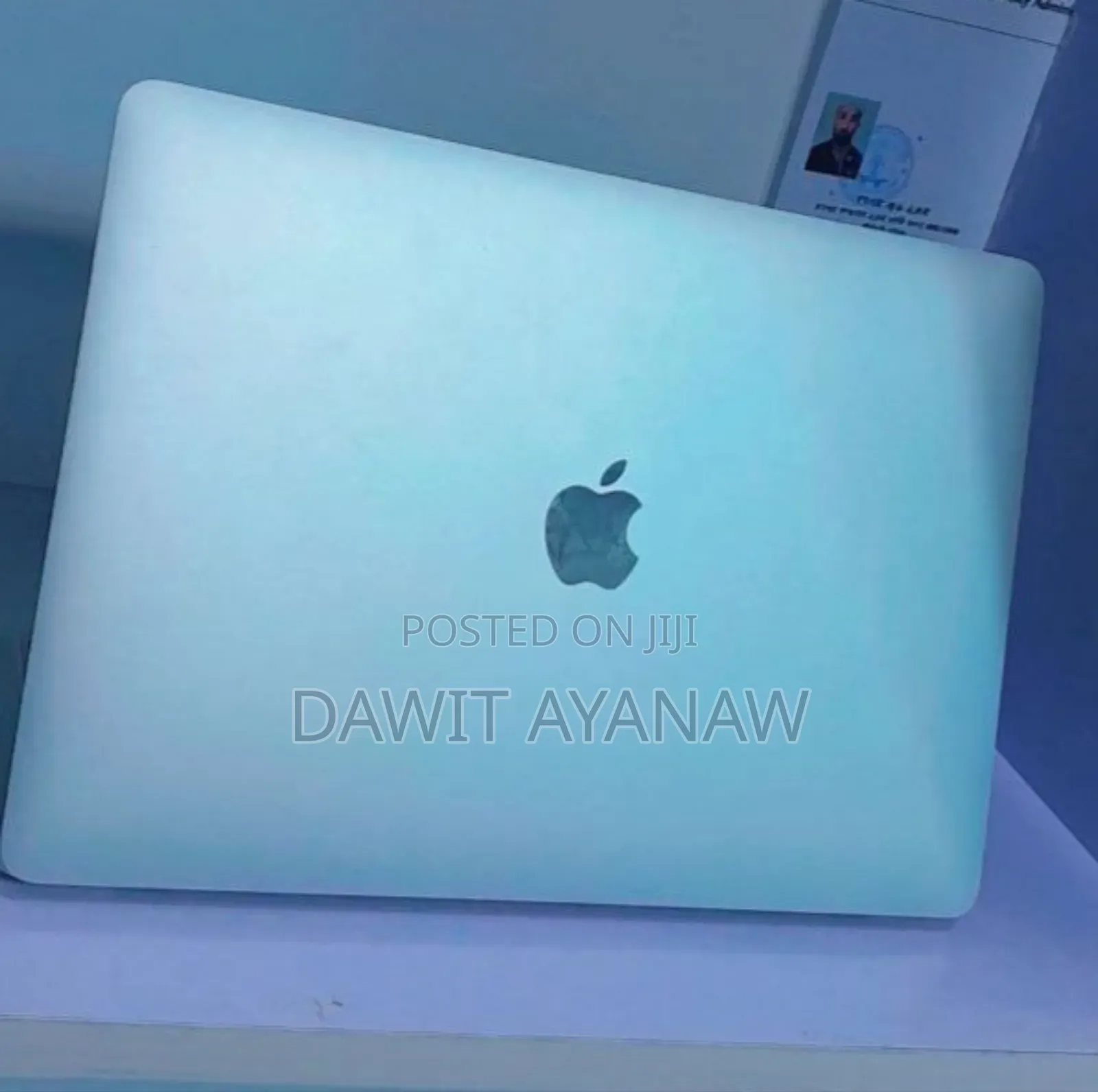 New Laptop Apple MacBook Pro 2022 M2 8GB Apple M2 SSD 512GB