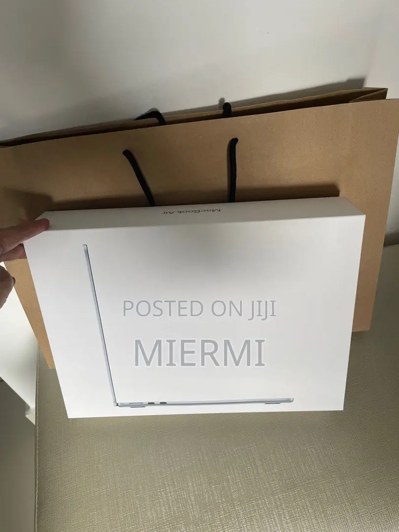 New Apple MacBook Air 2025 M4 13-Inch 16GB Apple M4 SSHD (Hybrid) 512GB