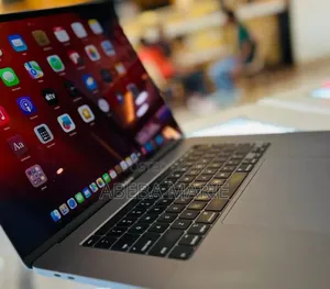 Photo - New Laptop Apple MacBook Pro 2018 16GB Intel Core I7 HDD+SSD 1T