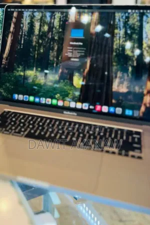 Photo - New Laptop Apple MacBook Pro 2018 36GB Intel Core I9 SSD 512GB