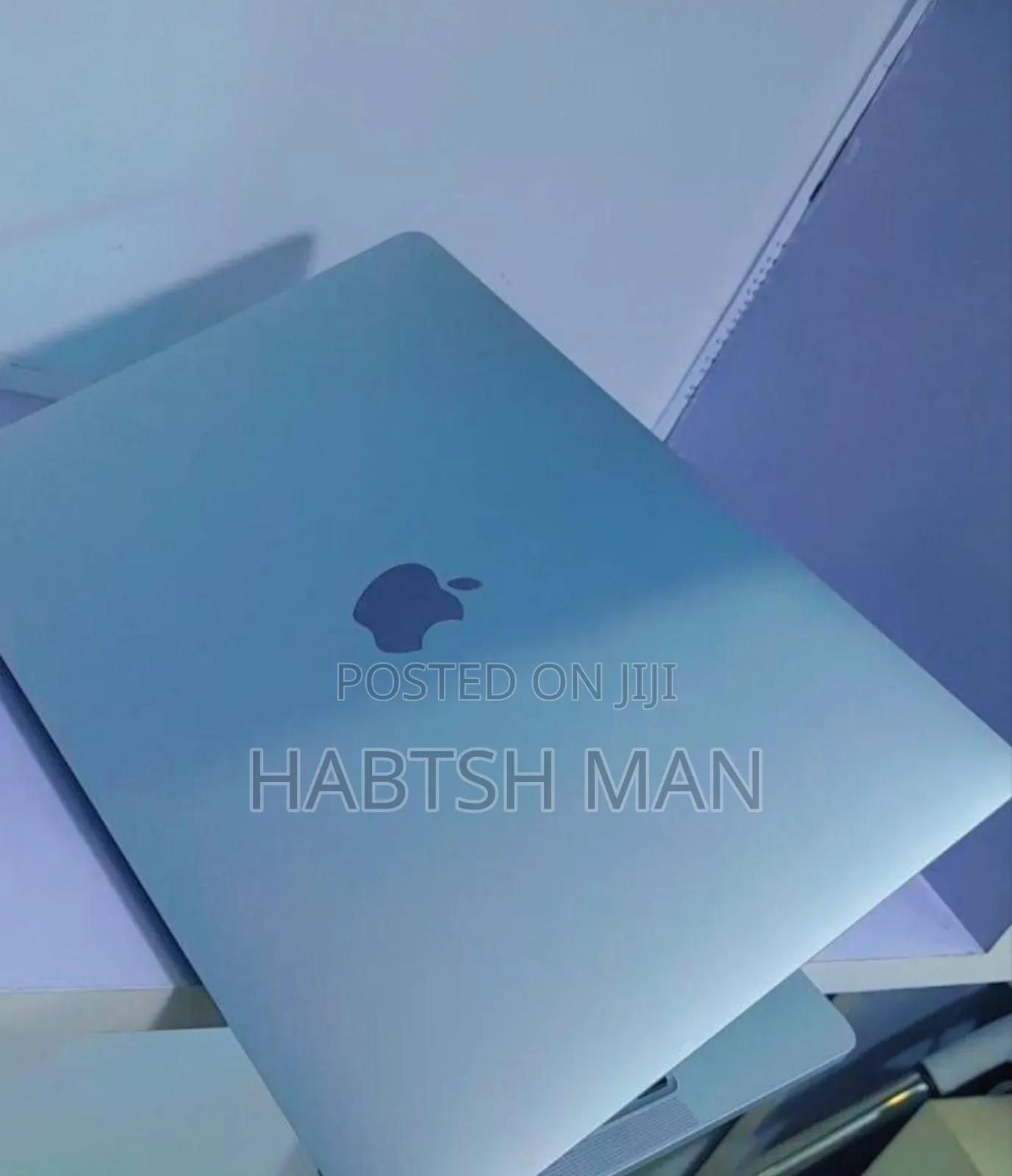 New Laptop Apple MacBook Pro 2022 M2 8GB Apple M2 SSD 512GB