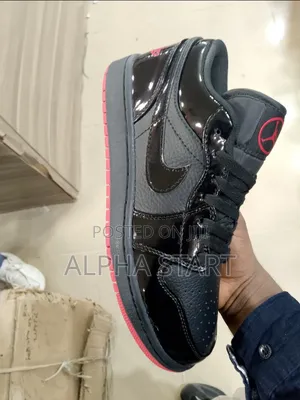 Photo - Jordan 1 High Master Quality Flat Sneakers for You