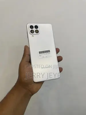 Photo - New Samsung Galaxy M53 128 GB White
