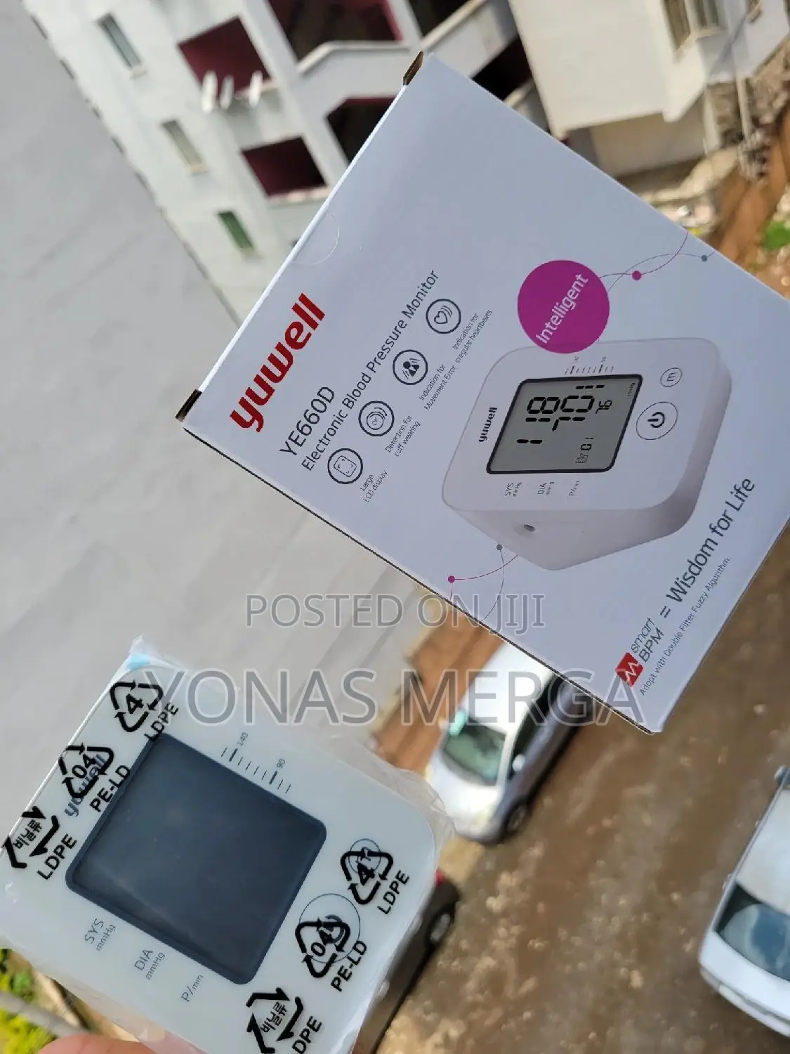 Bp Monitor*/Accurate Measurements for a Wide Range of Users.