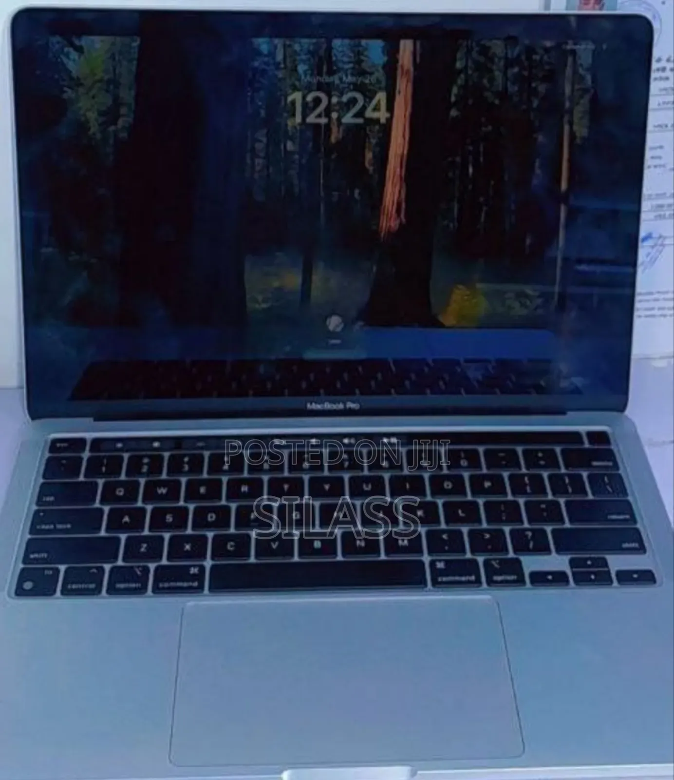 New Laptop Apple MacBook Pro 2022 M2 8GB Apple M2 SSD 512GB