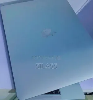 New Laptop Apple MacBook Pro 2022 M2 8GB Apple M2 SSD 512GB