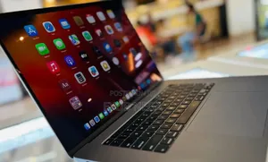 New Laptop Apple MacBook Pro 2019 16GB Intel Core I7 SSD 512GB