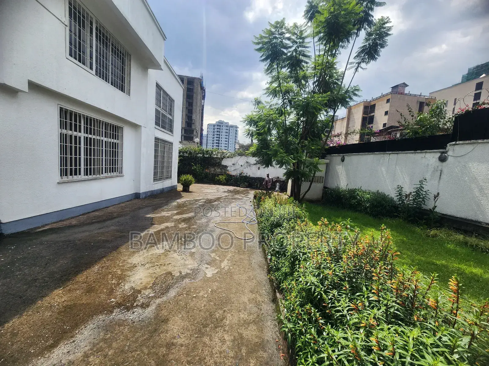 4bdrm House in Bole for rent