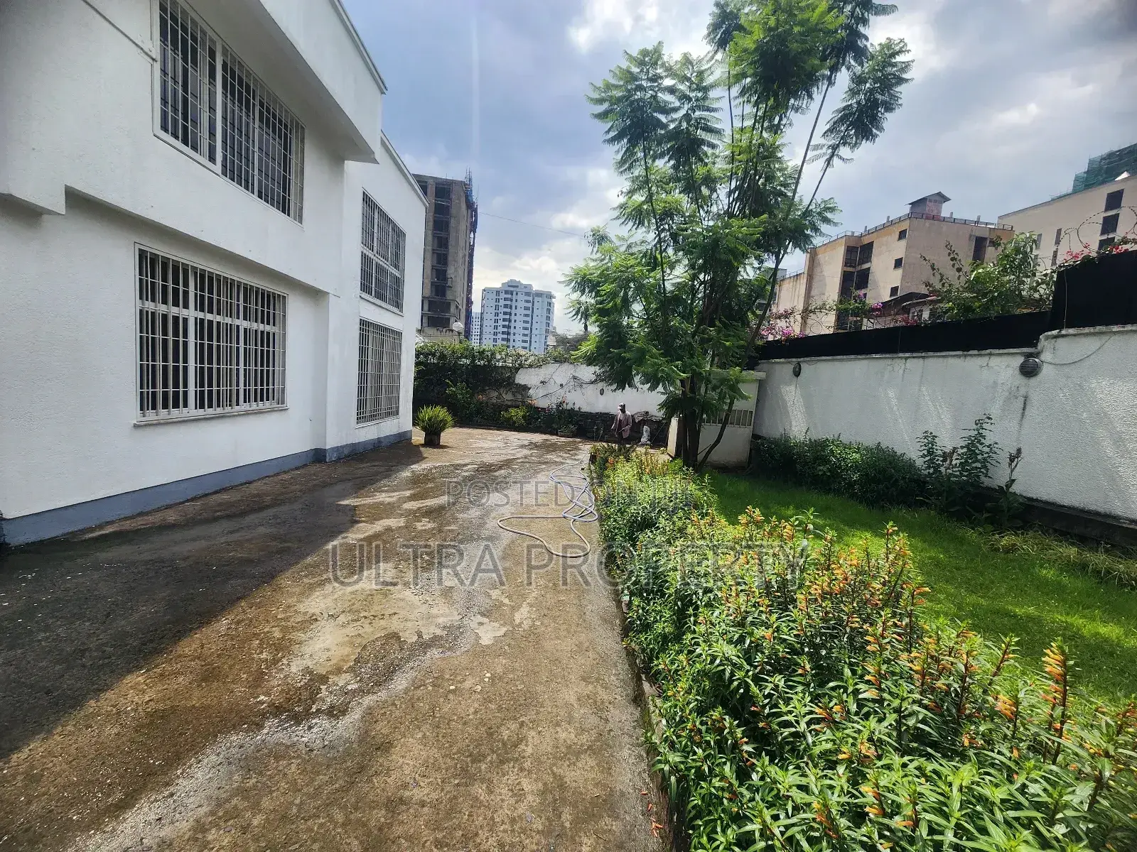 4bdrm House in Bole for rent