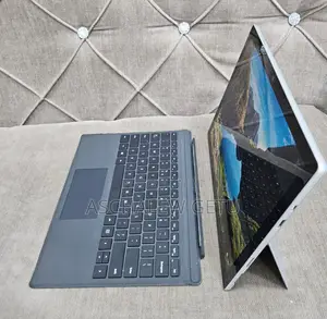 New Laptop Microsoft Surface 8GB Intel Core I7 SSD 256GB