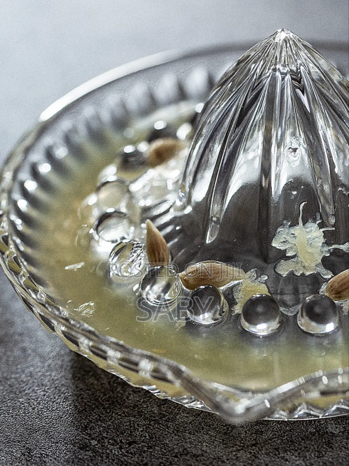 Manual Fruit Juicer With Jug