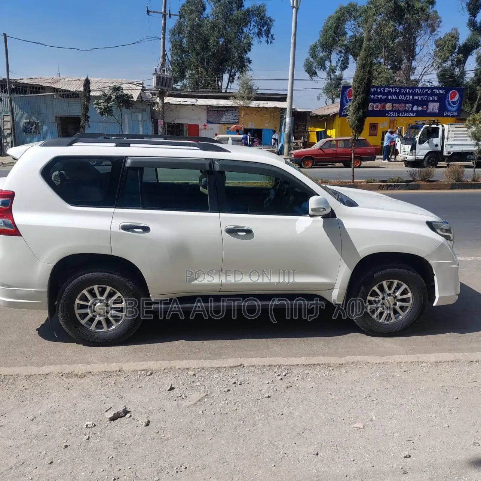 Toyota Land Cruiser 2010 White