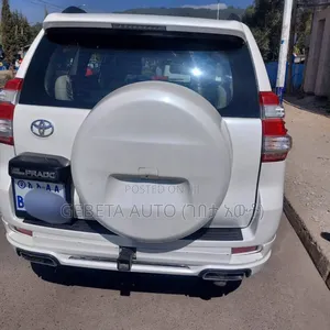 Toyota Land Cruiser 2010 White