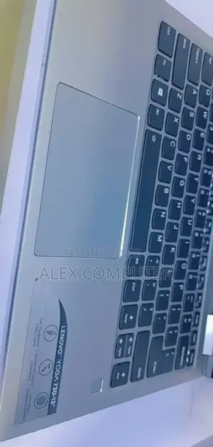 New Laptop Lenovo Yoga 730 8GB Intel Core I5 SSD 256GB