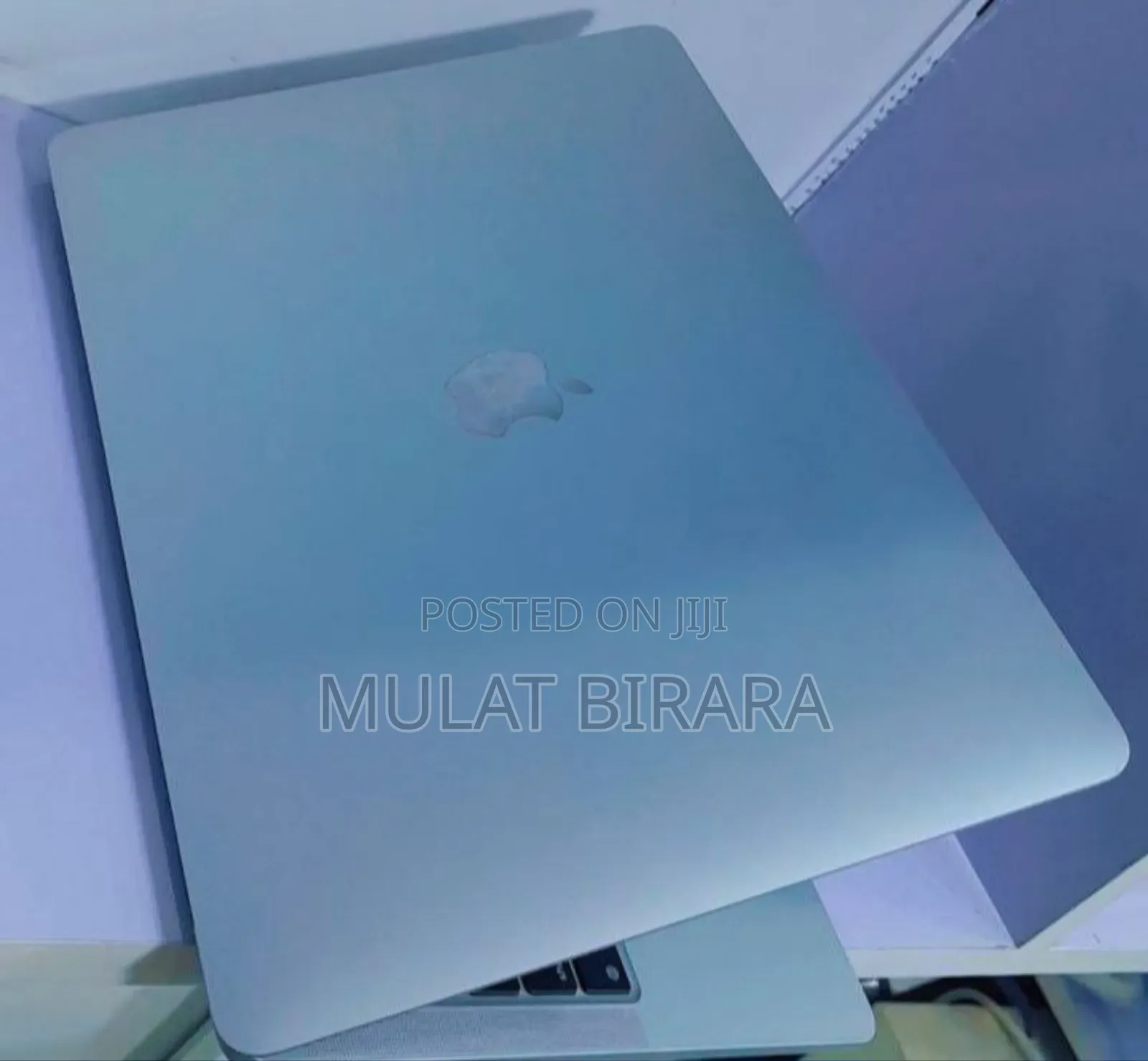 New Laptop Apple MacBook Pro 2022 M2 8GB Intel Core I5 SSD 512GB