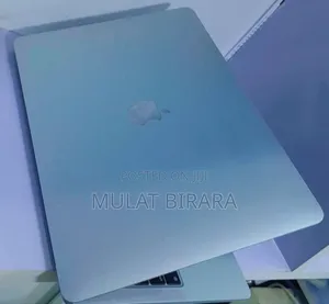 New Laptop Apple MacBook Pro 2022 M2 8GB Intel Core I5 SSD 512GB