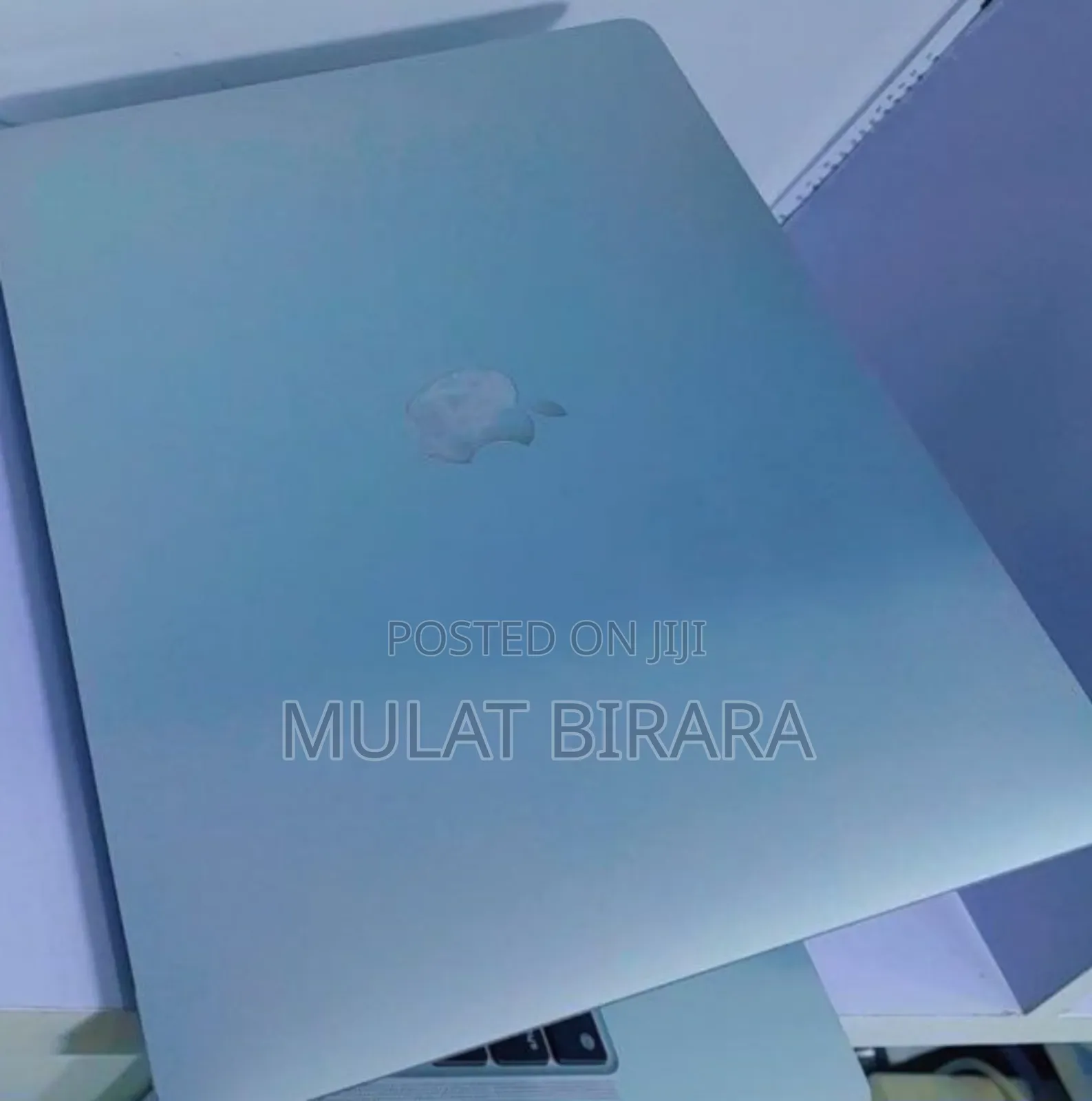 New Laptop Apple MacBook Pro 2022 M2 8GB Intel Core I5 SSD 512GB