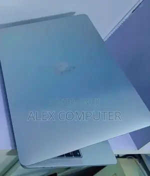 New Laptop Apple MacBook Pro 2022 M2 8GB Apple M2 SSD 512GB