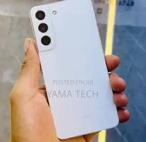 New Samsung Galaxy S22 5G 128 GB Silver