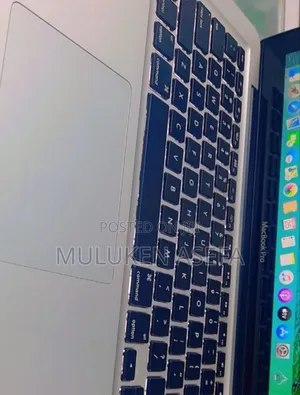 New Laptop Apple MacBook Pro M1 4GB Intel Core I5 SSD 500GB