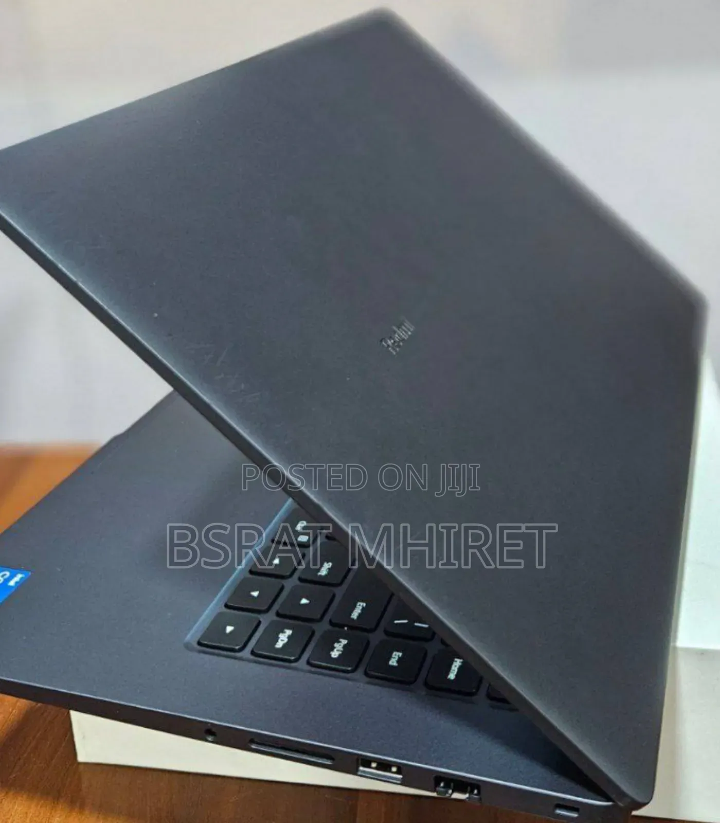 New Laptop Apple MacBook Pro 2019 8GB Intel Core I5 SSD 512GB