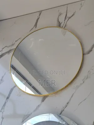 Circle Mirror