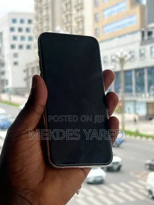 Photo - New Apple iPhone 11 Pro 256 GB White