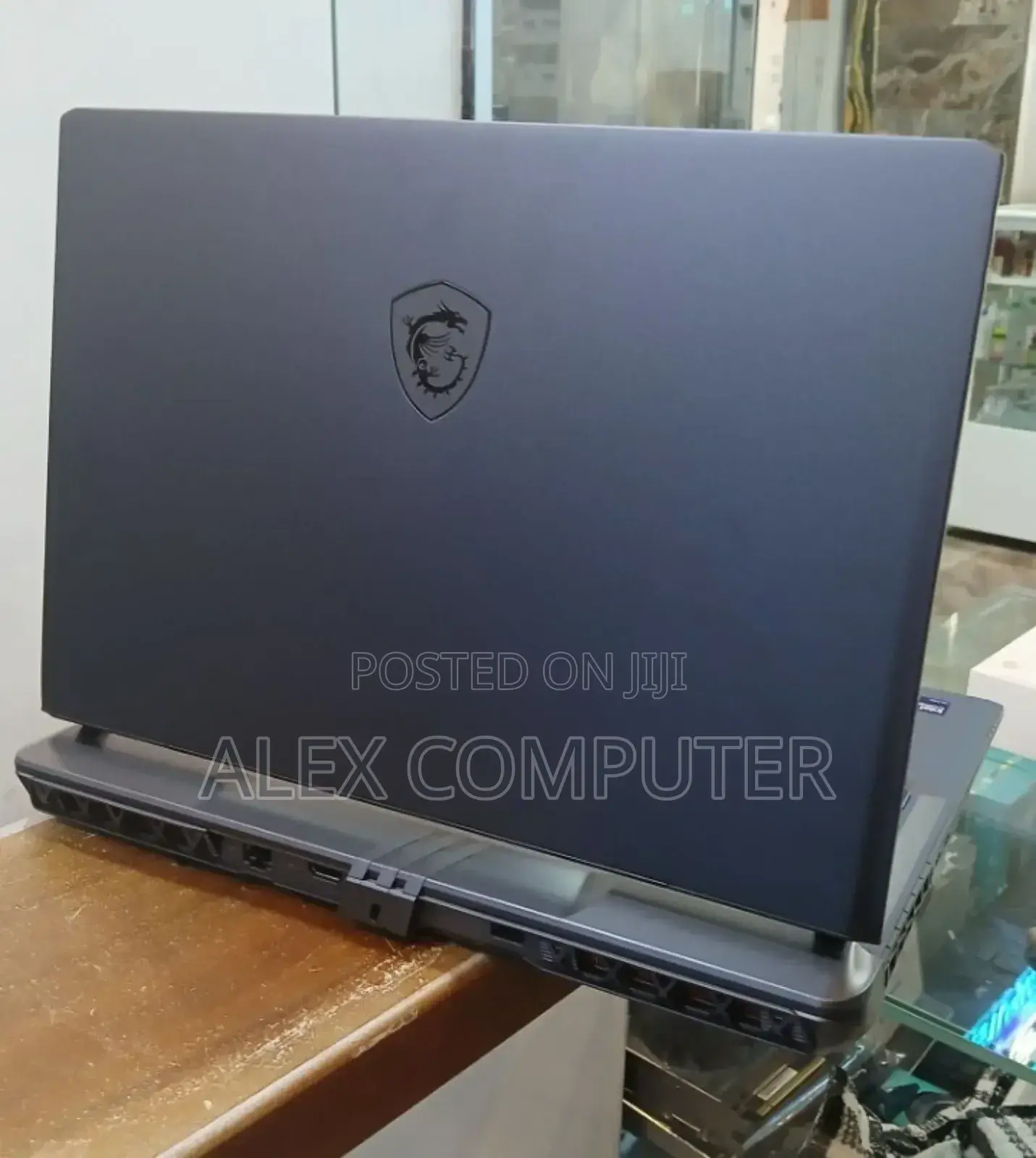 New Laptop MSI Vector 17 HX AI A2XWJG 16GB Intel Core Ultra 7 SSD 1T