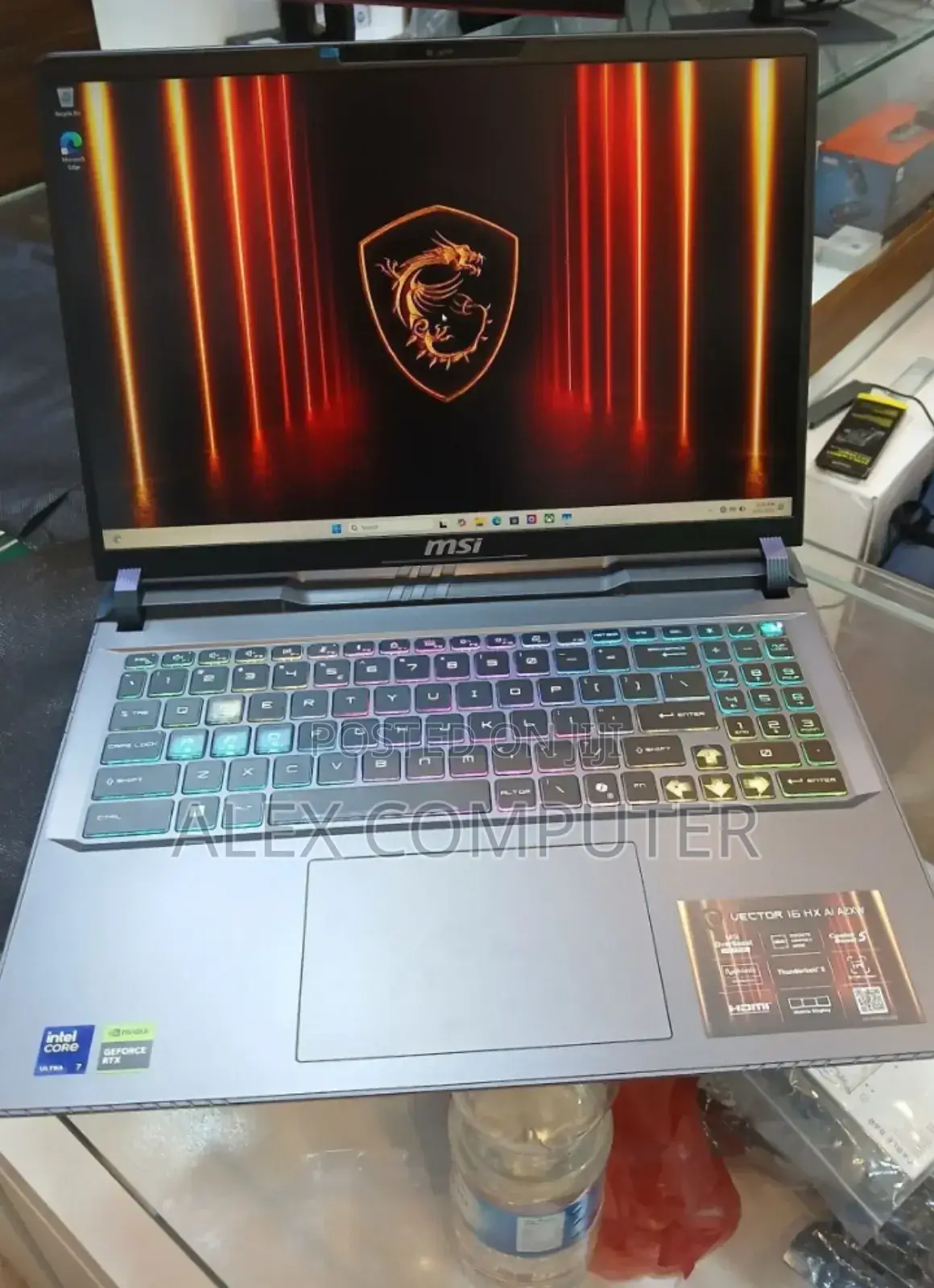 New Laptop MSI Vector 17 HX AI A2XWJG 16GB Intel Core Ultra 7 SSD 1T