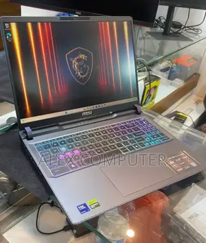 New Laptop MSI Vector 17 HX AI A2XWJG 16GB Intel Core Ultra 7 SSD 1T