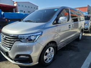 Photo - Hyundai Starex 2021 Silver