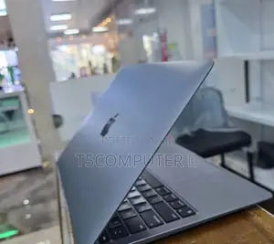 New Laptop Apple MacBook Air 2020 M1 8GB Intel Core I7 SSD 256GB