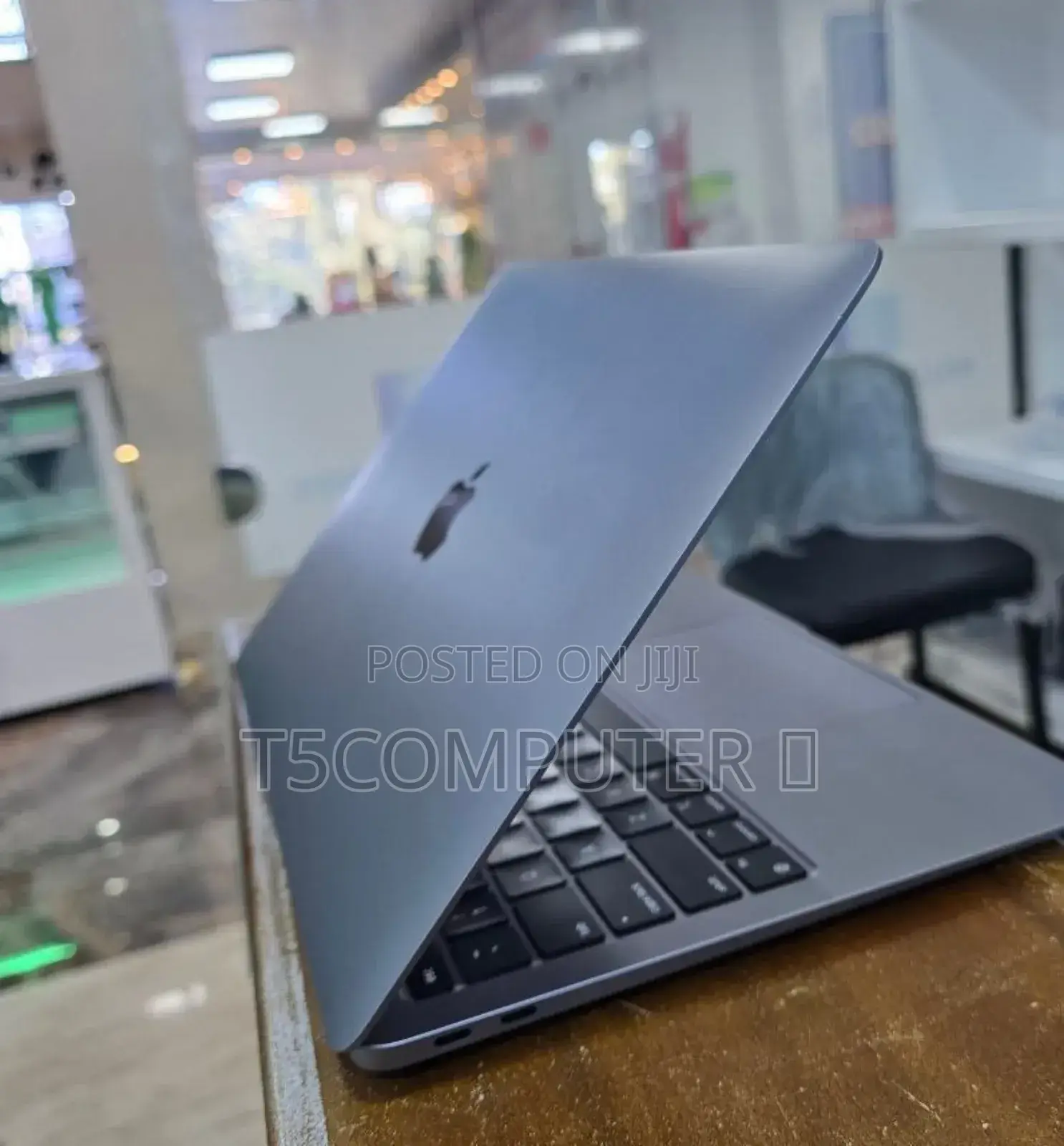 New Laptop Apple MacBook Air 2020 M1 8GB Intel Core I7 SSD 256GB