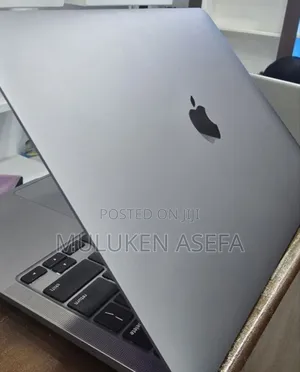 Photo - New Laptop Apple MacBook Air 2020 8GB Intel Core I7 SSD 256GB