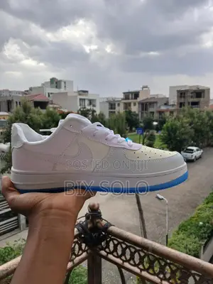 Photo - Nike Air Force 1 07 Uv Color Changing