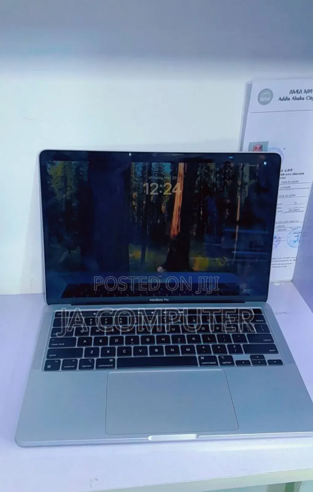 New Laptop Apple MacBook Pro 2022 M2 8GB Apple M2 SSD 512GB