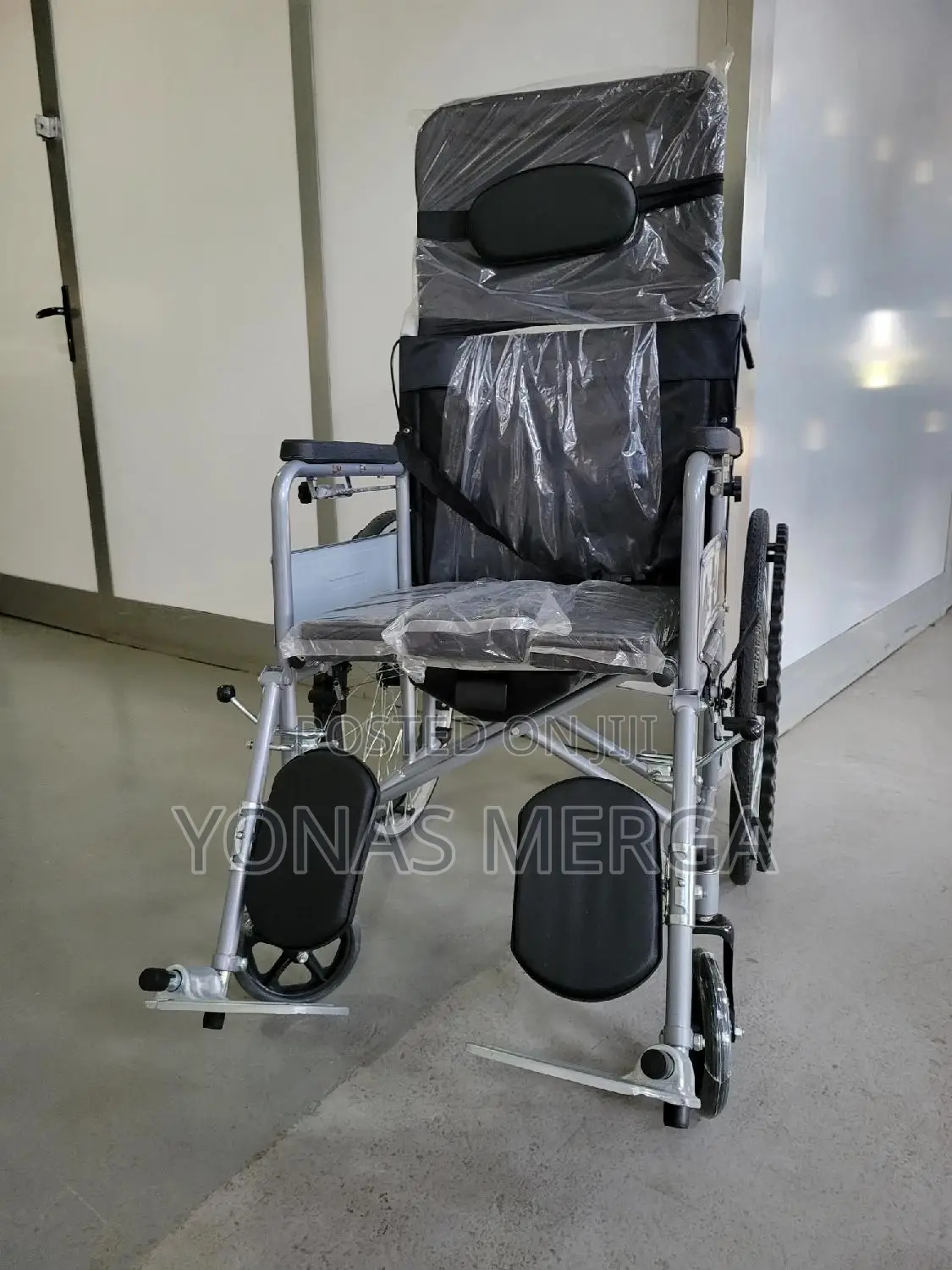 Reclining Commode Wheelchair1榴popo/With 180° Backrest,Chrome