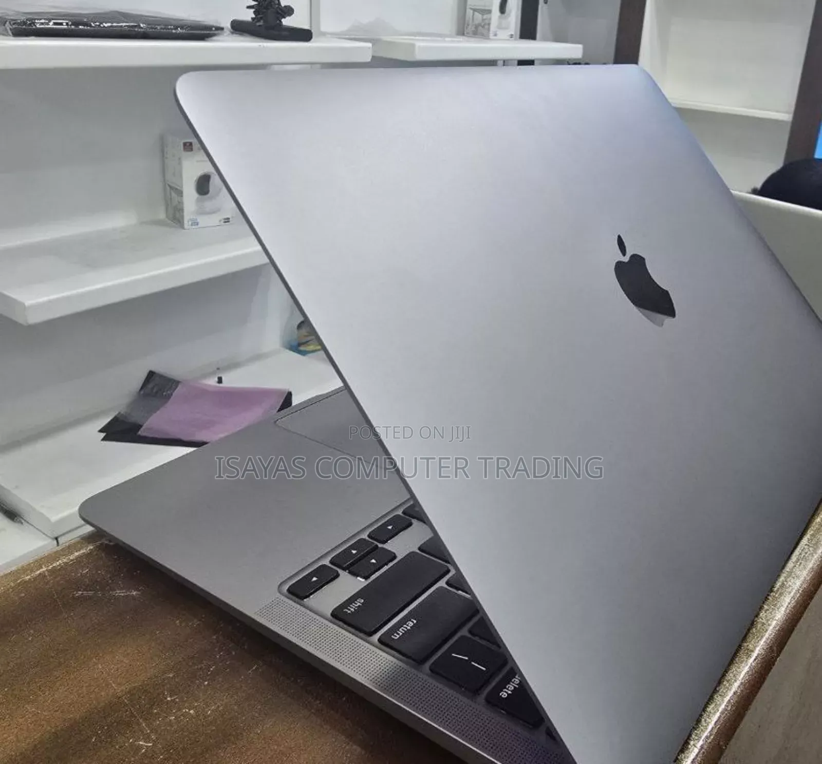 New Laptop Apple MacBook Air 2020 M1 8GB Intel Core Ultra 7 SSD 256GB