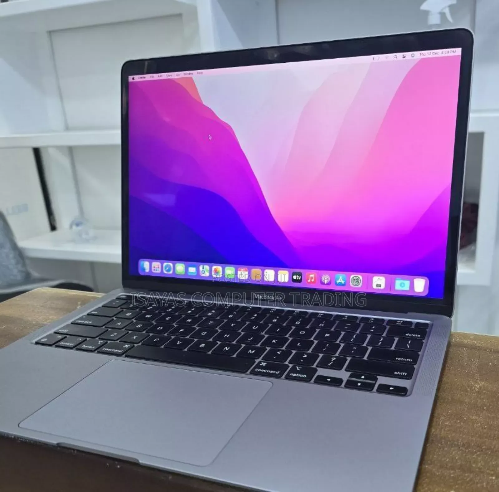 New Laptop Apple MacBook Air 2020 M1 8GB Intel Core Ultra 7 SSD 256GB