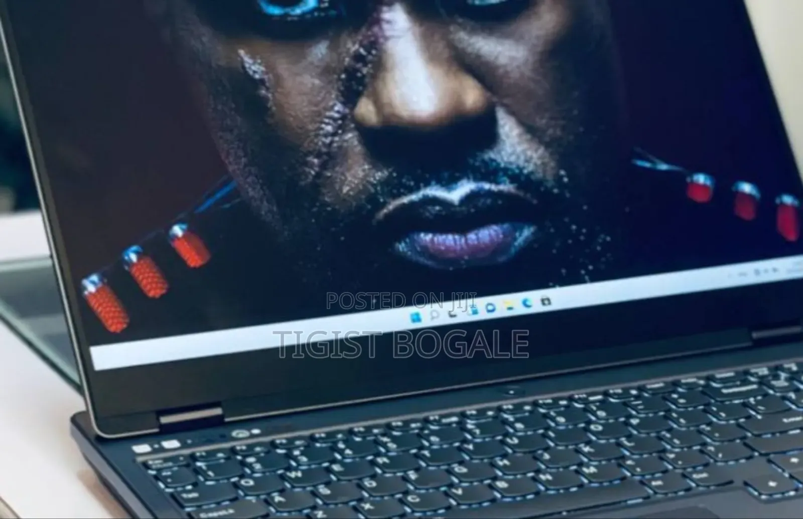 New Laptop Lenovo A7 8GB AMD Ryzen SSD 1T