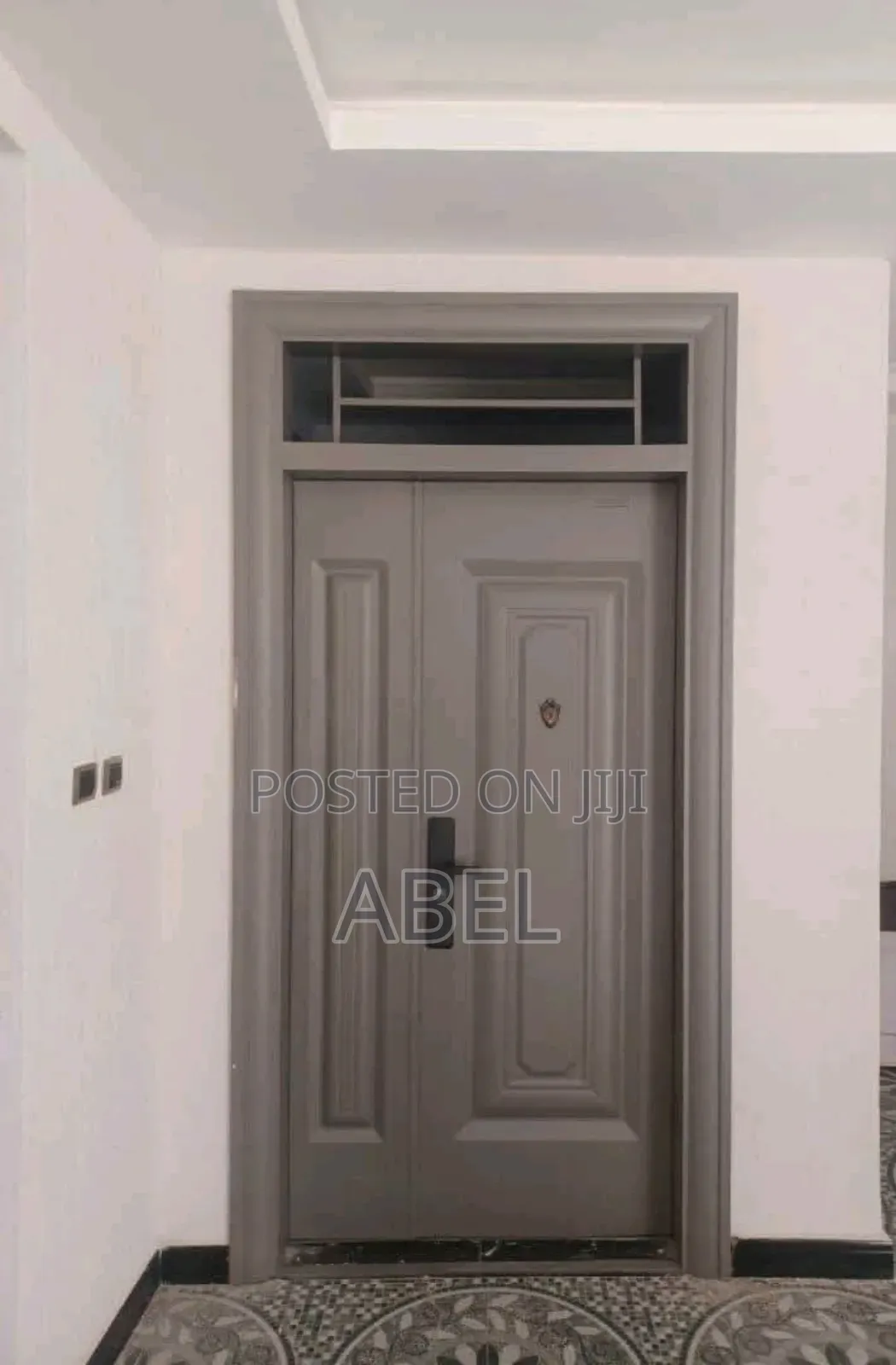 ለአፓርታማ Victor Security በር አለላቹ