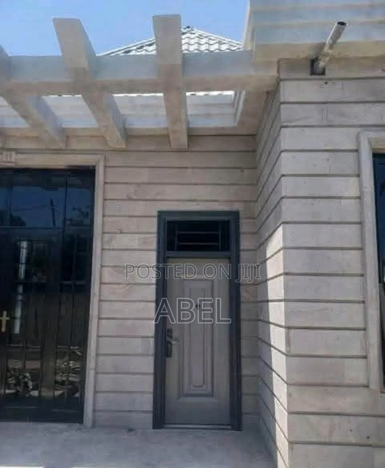 ለአፓርታማ Victor Security በር አለላቹ