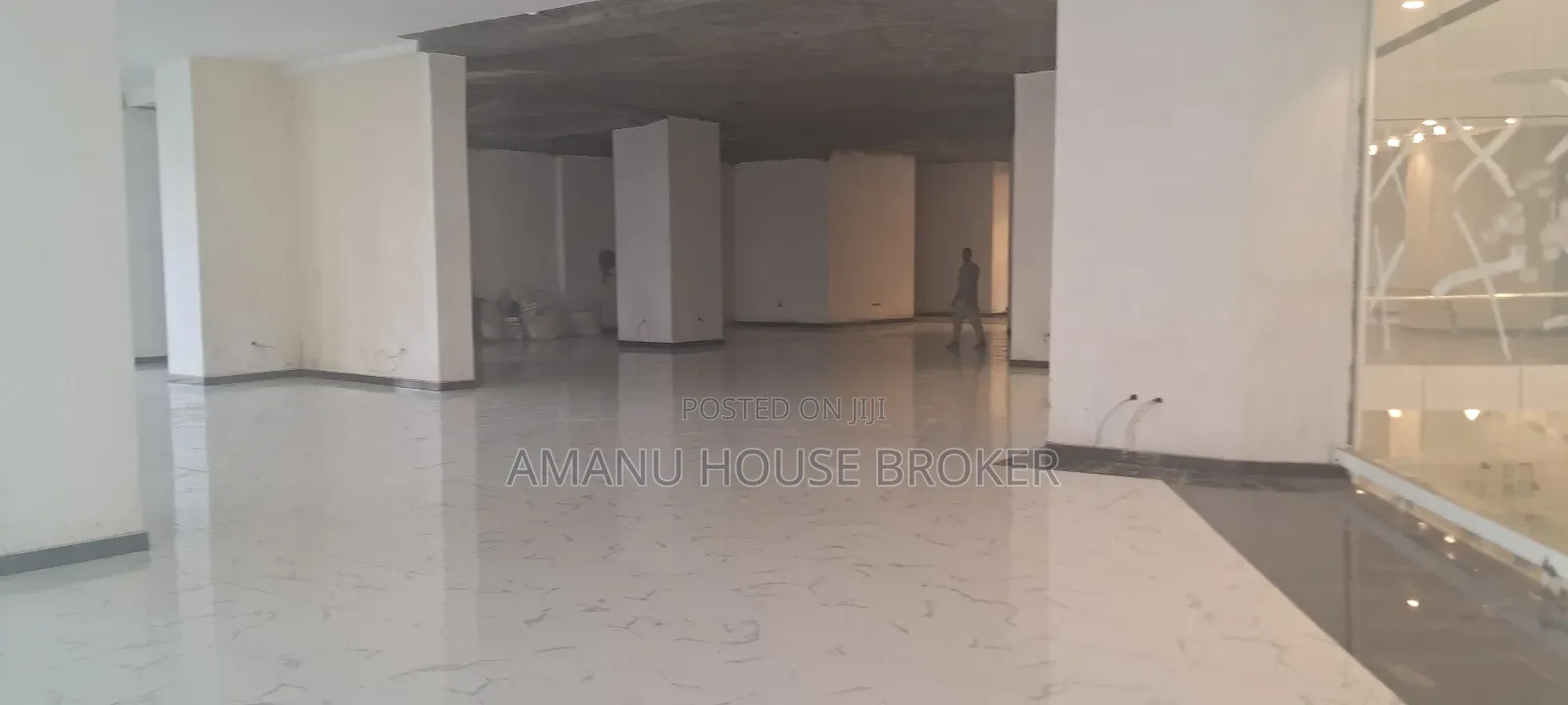 Urgently for Rent Show Room on the Ground Floor, Bole Rood