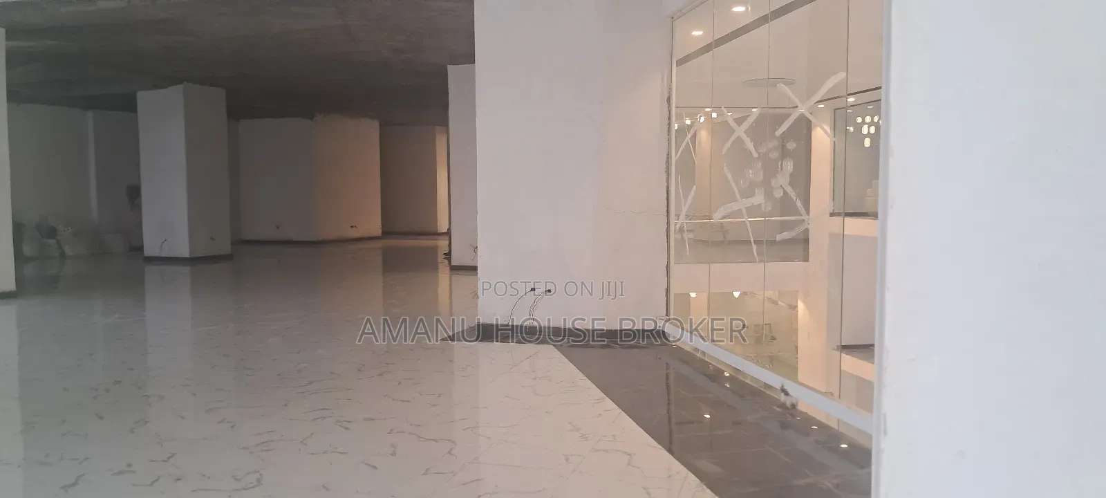 Urgently for Rent Show Room on the Ground Floor, Bole Rood