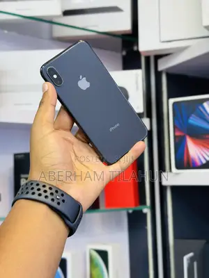 Photo - Apple iPhone XS 64 GB Black
