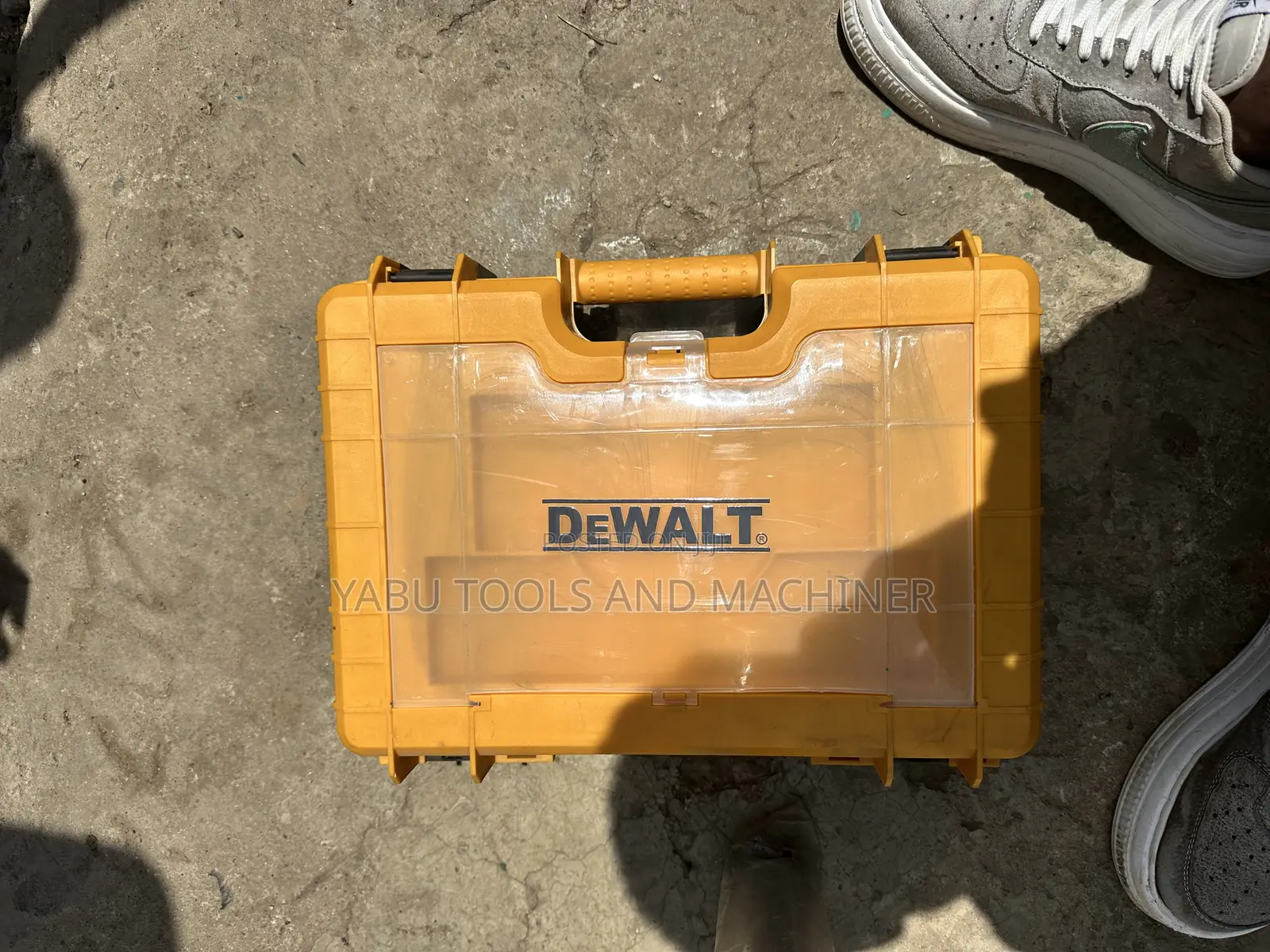 DWLT Charger Grinder