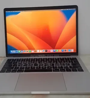 New Laptop Apple MacBook Pro 2017 8GB Intel Core I5 SSD 1T