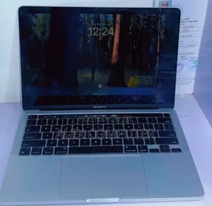 New Laptop Apple MacBook Pro 2022 M2 8GB Apple M2 SSD 512GB